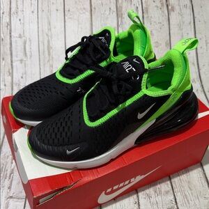 NIB, Nike Kids Air Max 270, 5Y